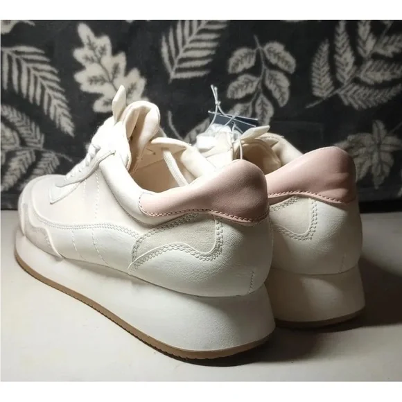 Universal Thread Women's White Pink Lace Up Low Top Sneaker Shoes Size 8.5 - Picture 3 of 7